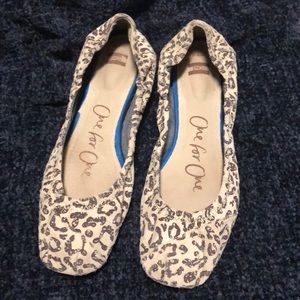 Toms leopard ballet flats